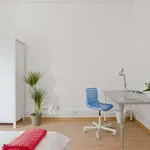 Rent a room of 200 m² in lisbon