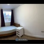 Rent 3 bedroom flat in East Of England