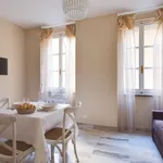 Rent 1 bedroom apartment of 50 m² in Florence