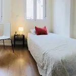 Rent a room of 100 m² in madrid