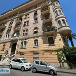 Affitto 6 camera appartamento di 180 m² in Naples