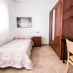 Alquilo 3 dormitorio apartamento de 11 m² en Seville