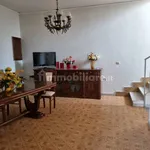 Rent 5 bedroom house of 150 m² in Laura