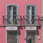 Rent 2 bedroom apartment of 90 m² in Lisbon