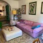 Rent 8 bedroom house of 300 m² in Latina