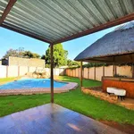 Rent 3 bedroom house of 210 m² in Johannesburg