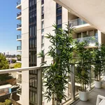 Rent 2 bedroom apartment in Port Melbourne