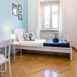 Rent 4 bedroom apartment of 50 m² in Milano