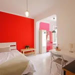 Rent a room of 120 m² in Barcelona