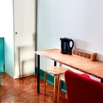 Rent a room of 190 m² in Lisbon