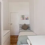 Rent a room of 160 m² in lisbon