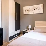 Rent a room of 190 m² in alcala_de_henares