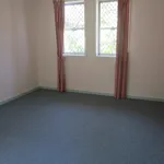 Rent 2 bedroom apartment in Urangan