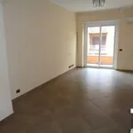 Rent 3 bedroom apartment of 90 m² in Roma