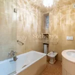 Rent 5 bedroom apartment of 200 m² in Verona