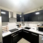 Rent 3 bedroom apartment of 75 m² in Courbevoie