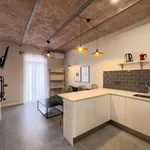 Rent 4 bedroom apartment of 70 m² in Barcelona