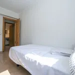 Rent a room of 80 m² in valencia