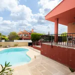 Rent 3 bedroom house of 194 m² in Valencia