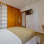 Rent a room of 150 m² in madrid