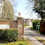 Rent 3 bedroom flat in Elmbridge