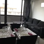 Rent 2 bedroom apartment of 90 m² in Южен