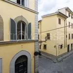 Rent 1 bedroom apartment of 40 m² in Firenze