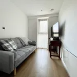 Rent 2 bedroom apartment in Leeds