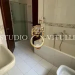 Rent 3 bedroom apartment of 90 m² in Bari