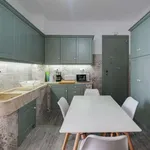 Rent a room of 210 m² in lisbon