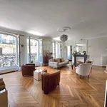 Rent 8 bedroom apartment of 208 m² in Paris