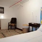 Rent 4 bedroom house in Porto