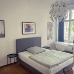 Miete 3 Schlafzimmer wohnung von 1076 m² in Berlin