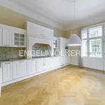 Pronajměte si 5 ložnic/e byt o rozloze 220 m² v Prague