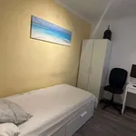 Rent a room of 82 m² in Alicante