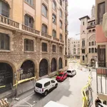 Rent 7 bedroom apartment in Barcelona