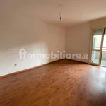 Affitto 5 camera appartamento di 120 m² in Naples