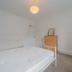 Rent 4 bedroom flat in West Midlands