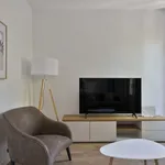 Rent 4 bedroom apartment of 65 m² in Barcelona