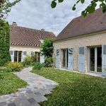 Maison de 240 m² avec 7 chambre(s) en location à SENLIS