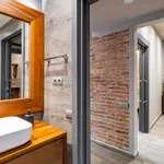 Rent 4 bedroom apartment of 149 m² in Barcelona