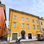 Affitto 3 camera appartamento di 95 m² in Verona