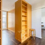 Maison de 250 m² avec 8 chambre(s) en location à Paris