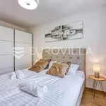 Rent 3 bedroom apartment of 81 m² in Umag