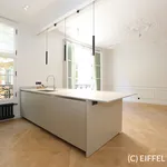 Rent 3 bedroom apartment of 170 m² in Paris 8 - Rue du Cirque