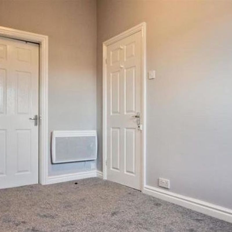 Maisonette to rent in Church Road, Brownhills, Walsall WS8