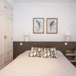 Rent 5 bedroom apartment of 128 m² in Madrid