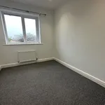 Rent 3 bedroom flat in Wakefield