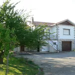 Rent 3 bedroom house of 210 m² in Pontevedra']