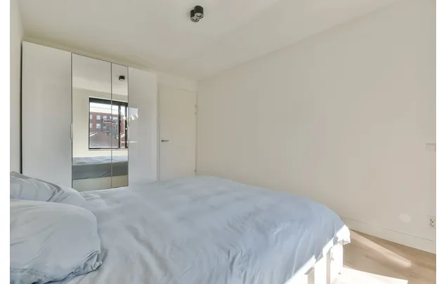 Huur 3 slaapkamer appartement van 76 m² in Bellamybuurt